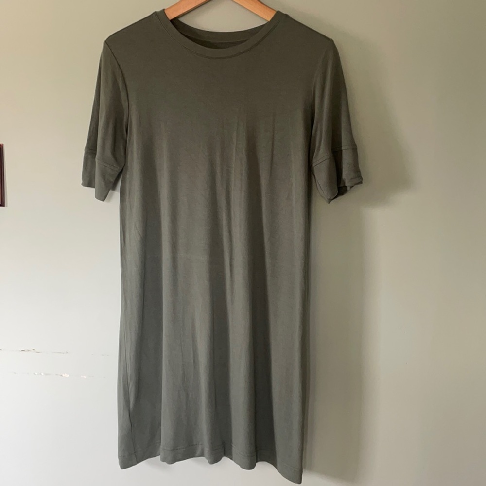 Lou & Grey olive green comfy short-sleeve sweatshirt dress